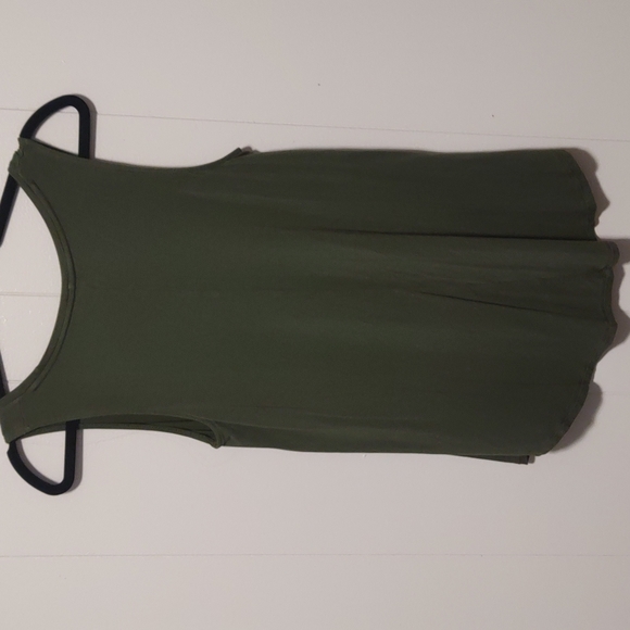 Green Tank Top - Picture 4 of 4
